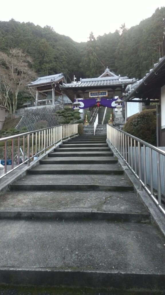 Onoamida_temple_02